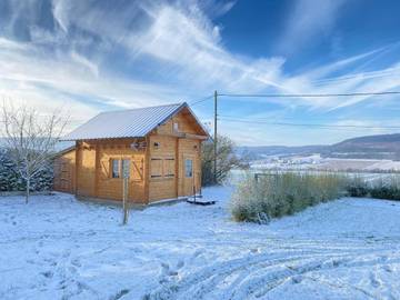 Gîte pour 4 personnes, avec terrasse ainsi que vue et jardin dans Connigis