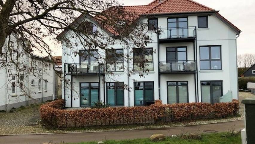 Ferienwohnung für 4 Personen, mit Garten und Balkon in Orth