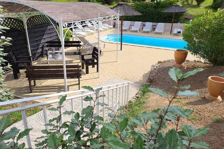 Villa pour 2 personnes, avec jardin et piscine à Montauroux