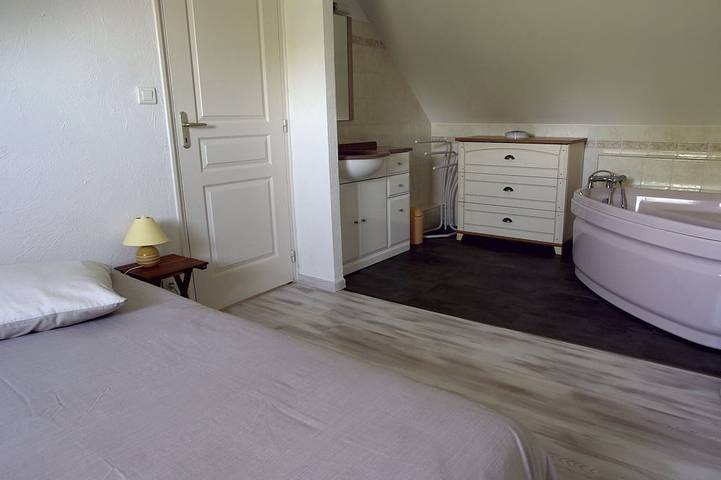 Gîte pour 10 personnes, avec jardin et terrasse à Saint-Lyphard - 2