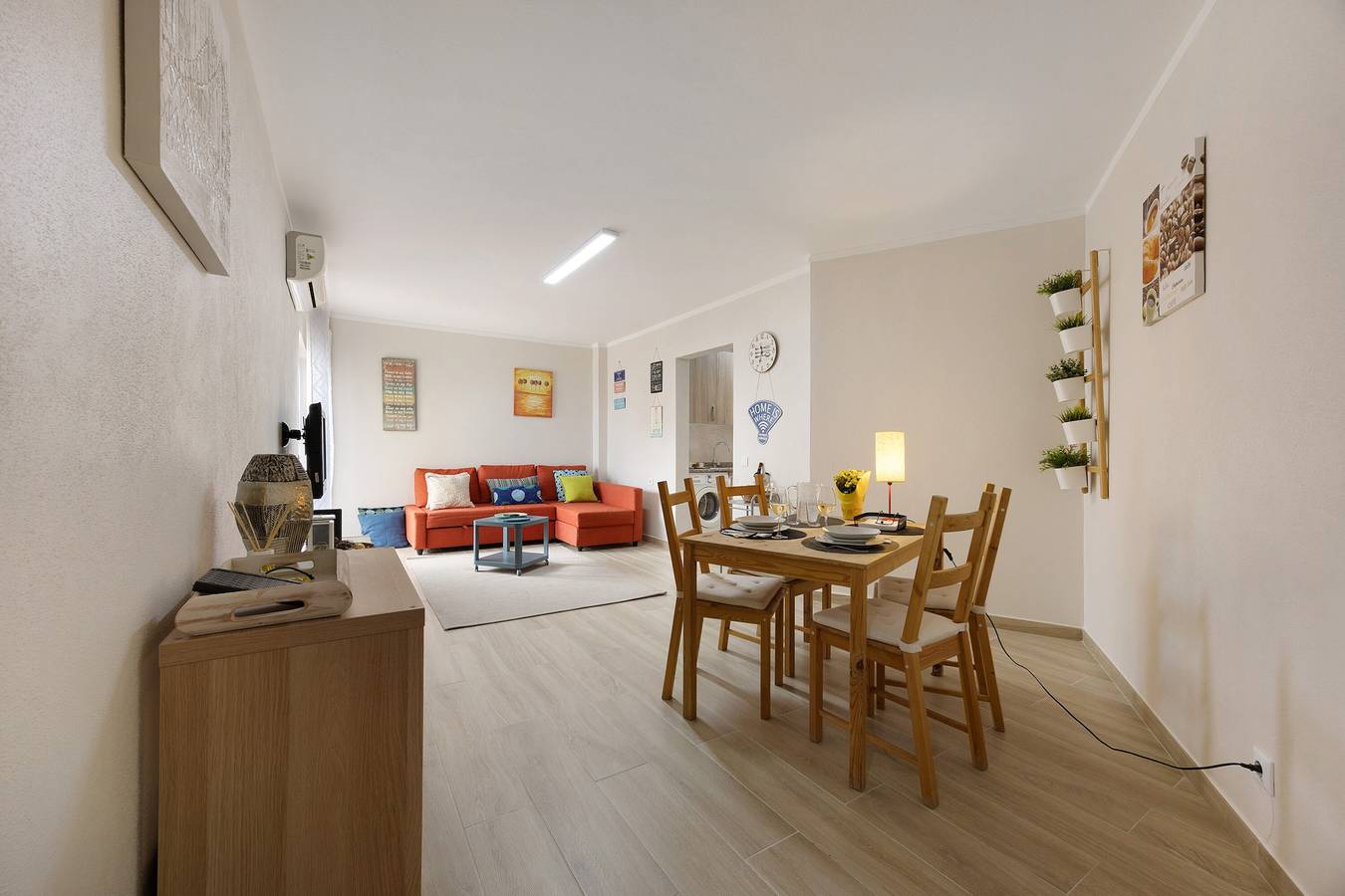 Apartamento entero, Apartamento "Casa Alegre" con vistas al mar, balcón y Wi-Fi in Praia da Rocha, Portimão