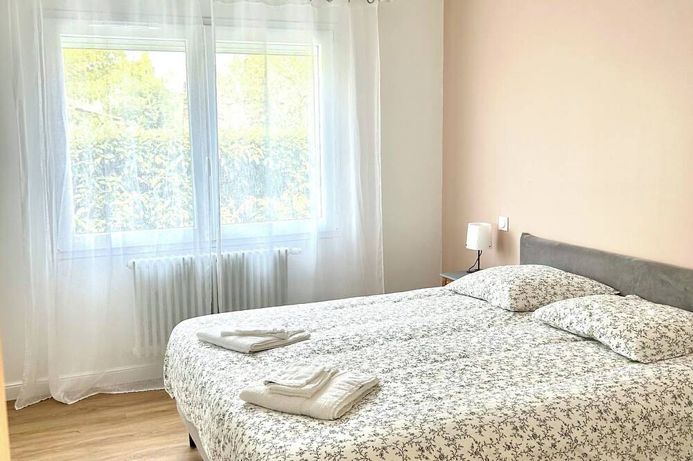 Family home - Sleeps 10 - Heated pool - Air conditioning in Eysines, Región de Burdeos