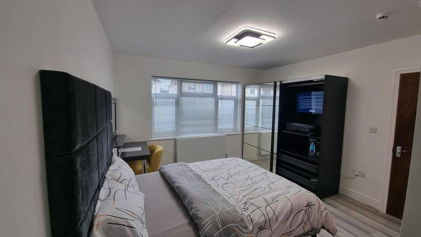 Suite with kitchenette 2 in London Colney, Hertfordshire