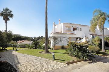 Holiday Rental for 4 People in Carvoeiro, Faro District, Photo 3