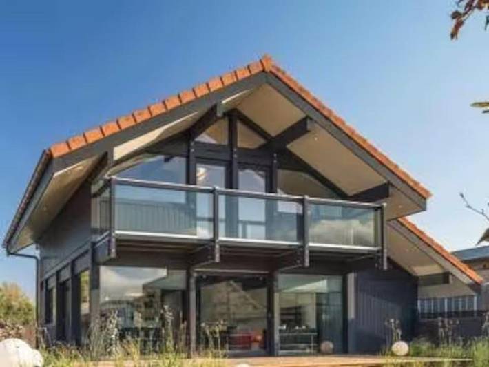 Chalet pour 8 personnes, avec Balcon et Jacuzzi ainsi que Terrasse et Jardin