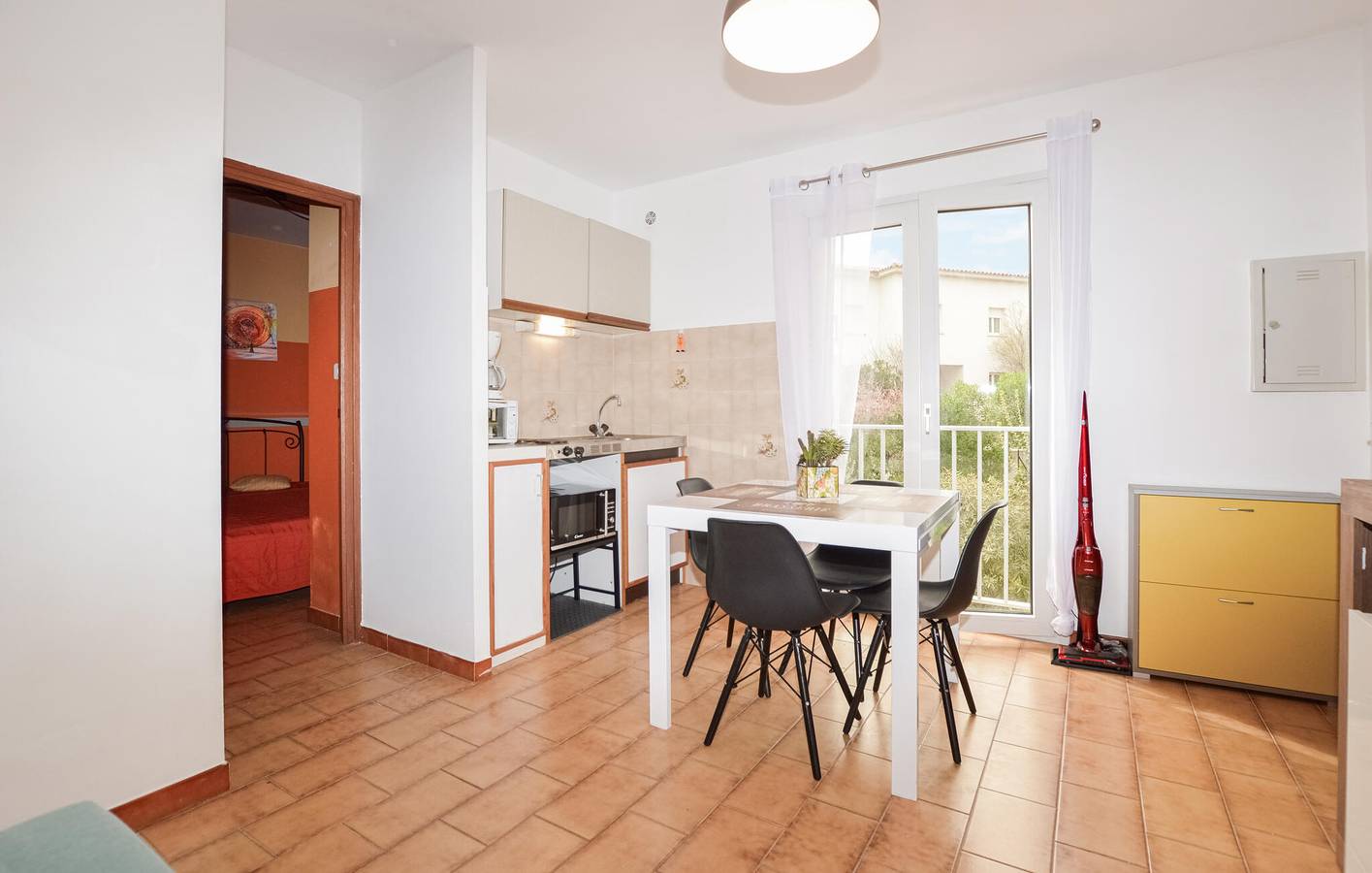Ganze Ferienwohnung, Rückzugsort am Meer mit Terrasse und Parkplatz in Monticello, Calvi und Umgebung