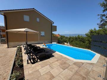Villa für 4 Personen, mit Pool und Terrasse sowie Garten auf Krk