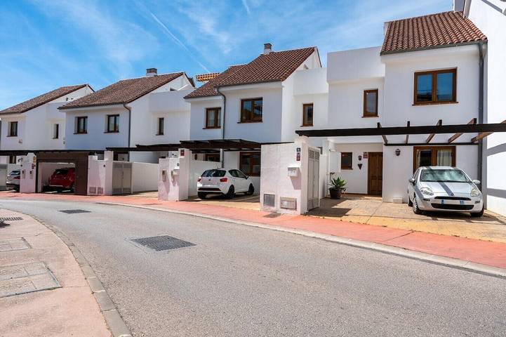 Villa für 8 Personen, mit Balkon und Garten, mit Haustier