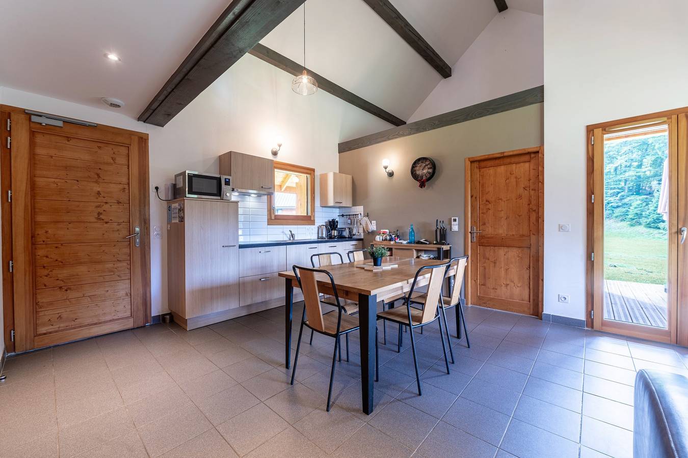 Chalet Sambuy - Val De Tamié: Cozy Retreat for Up to 10 Guests in Seythenex, Parc naturel régional du Massif des Bauges