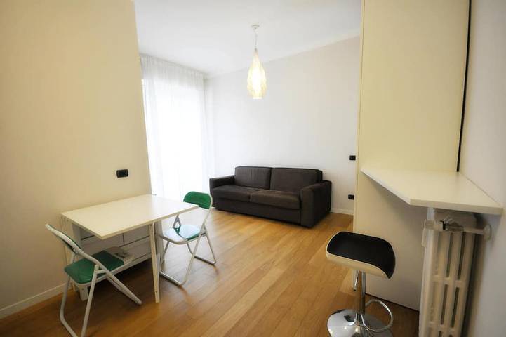 Vacation rental for 2 people, with balcony in Milan