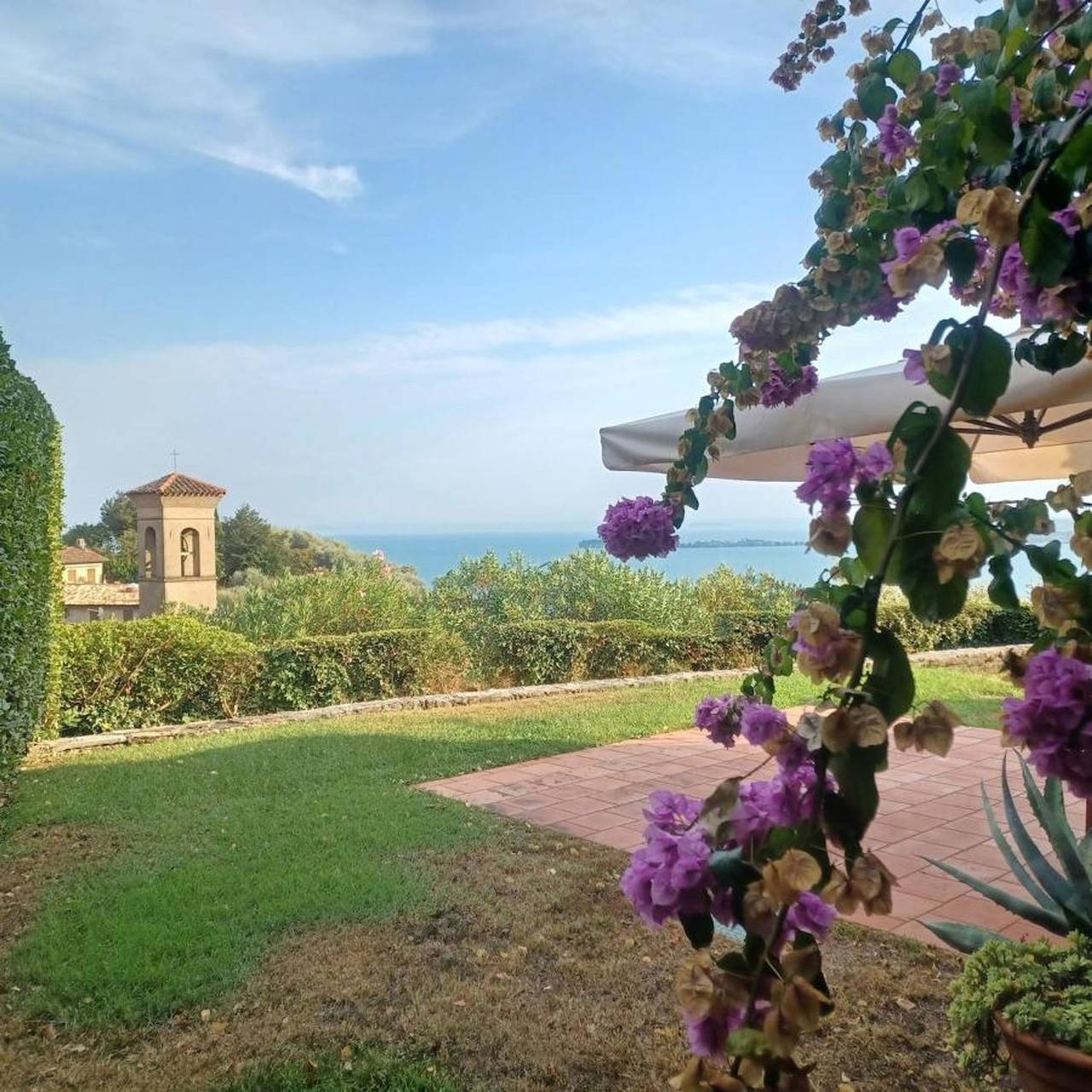 Dolce Vita- x8 Luxury Garda Lake in Gardone Riviera, Montagnes autour du lac de Garde