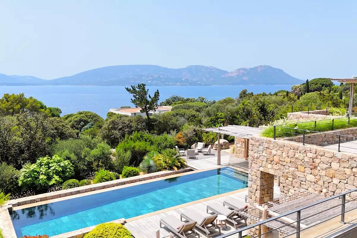 Villa pour 12 Personnes dans Cala Rossa, Lecci