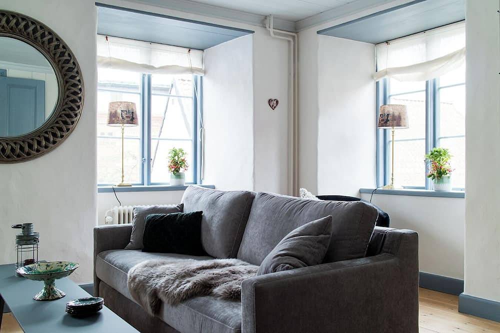 Einzigartiges Haus in der Innenstadt von Visby neben der Ruine St. Karin - 8 Betten - großer Garten in Visby, Gotland