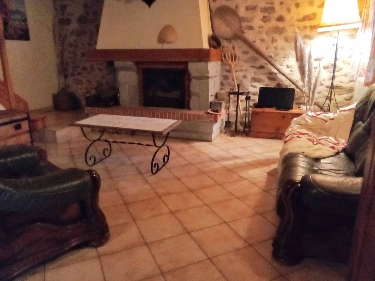 Casa encantadora en el campo junto a una granja in Saint-Cirgues, Macizo Central
