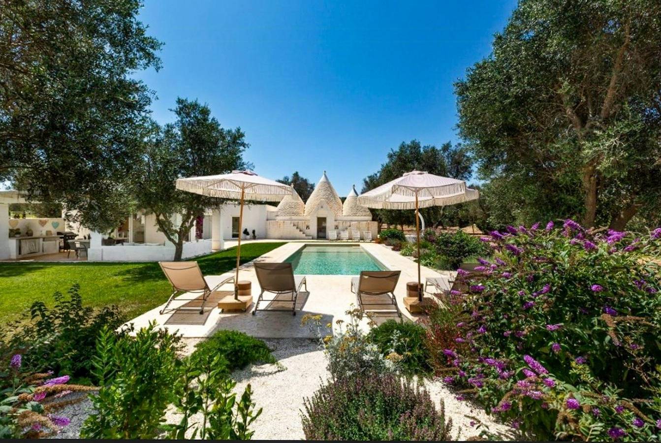 Trullo artisanal avec piscine et oliveraie in San Vito dei Normanni, Salento