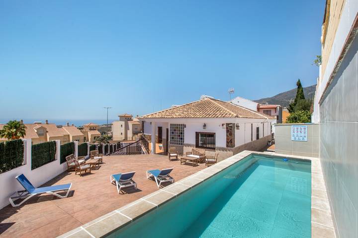 Villa 'Beautiful Renovated Holiday Home' with Sea View, Wi-Fi and Air Conditioning in Benalmádena, Cordillera Penibética