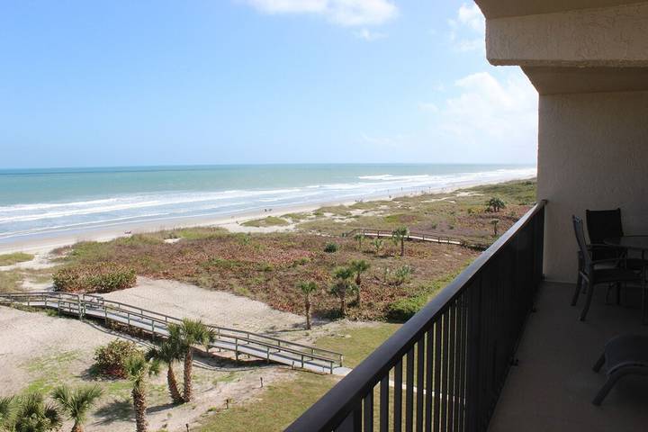 Vacation rental for 3 people, with hot tub and garden as well as pool and sauna in Cocoa Beach