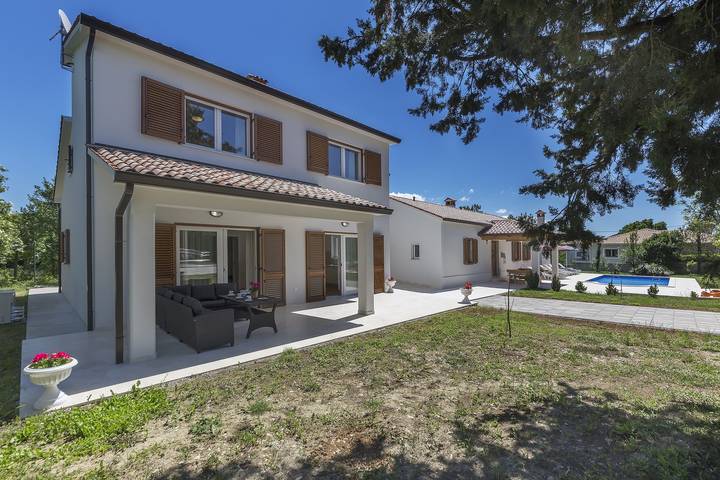 Casa de vacaciones para 12 personas con piscina in Labin City, Labin
