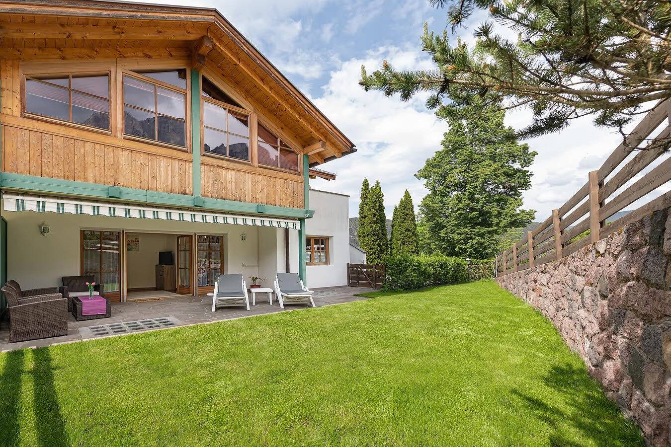 Ganze Wohnung, Ferienwohnung 'Santners Holiday' mit Bergblick, privater Terrasse und eigenem Garten in Völs am Schlern, Dolomiti Superski