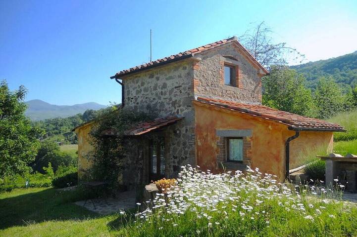 Gîte pour 4 personnes, avec Terrasse ainsi que Jardin et Piscine dans Vivo d'Orcia