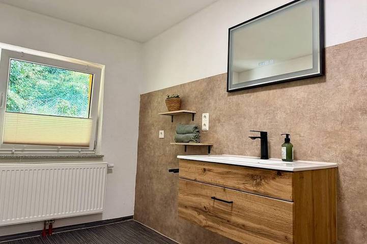 Ganze Wohnung, Ferienwohnung "Der Tropfen" - Ferienhaus Altes Wasserhaus in Hainewalde, Zittauer Gebirge