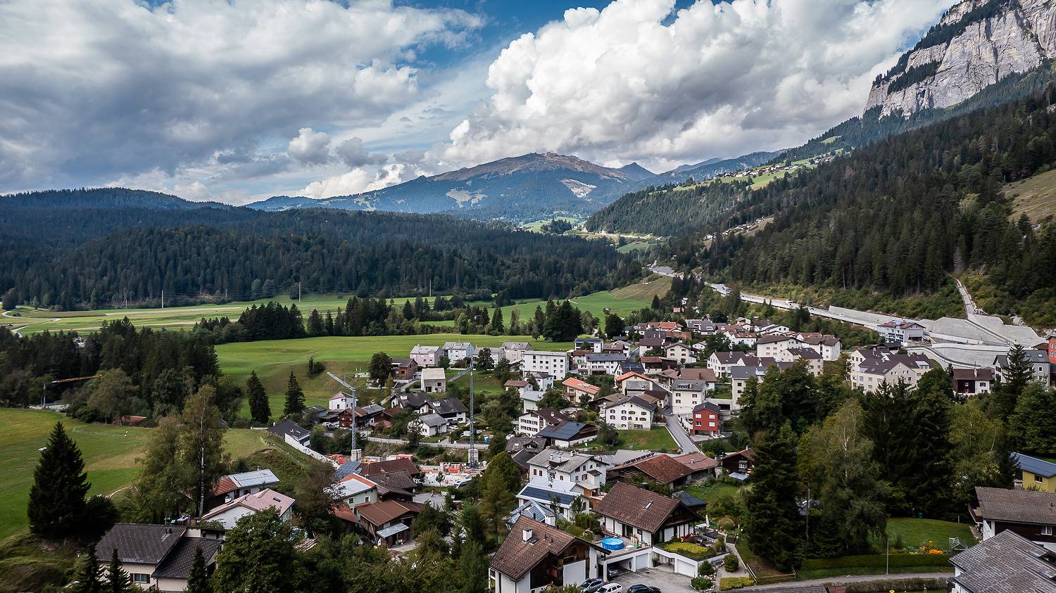 Ganze Ferienwohnung, Casa Hirundella - 2.5 Zimmerwohnung in Trin Mulin, Trin