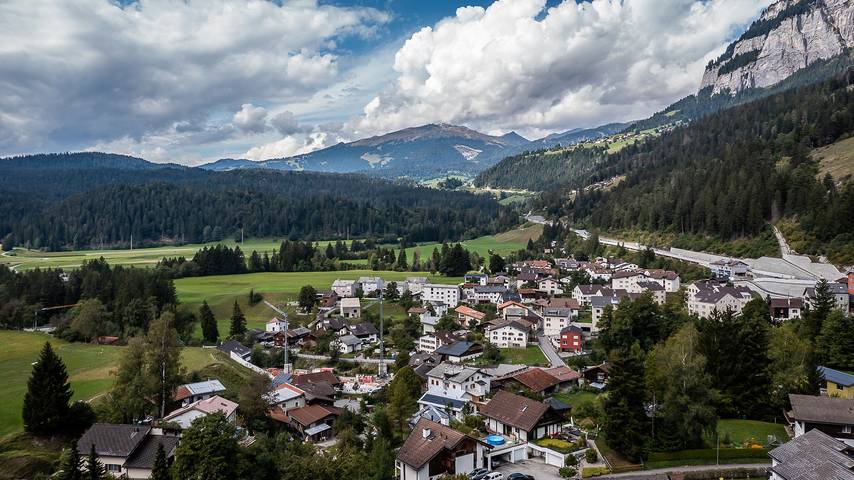 Ganze Ferienwohnung, Casa Hirundella - 2.5 Zimmerwohnung in Trin Mulin, Trin