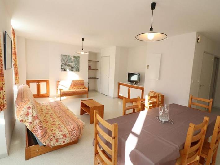 Gîte pour 4 personnes, avec jardin à Saint-Vincent-de-Salers - 3