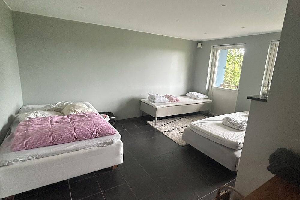 Spacious Family Retreat with Balcony and a stunning view in Vaxholm, Stockholmer Schärengarten