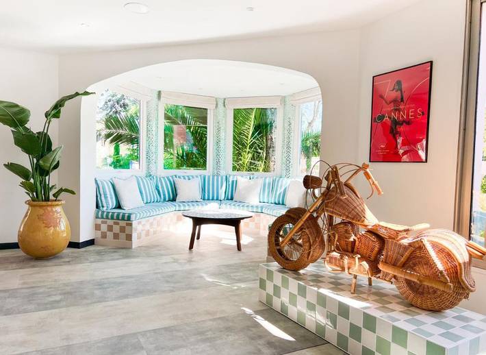 Hôtel pour 2 personnes, avec Terrasse ainsi que Jardin et Piscine