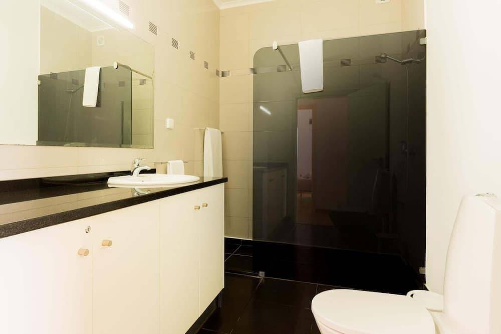 3-bedroom apartment fully equipped with a beautiful sea view. in Arco da Calheta, Madeira