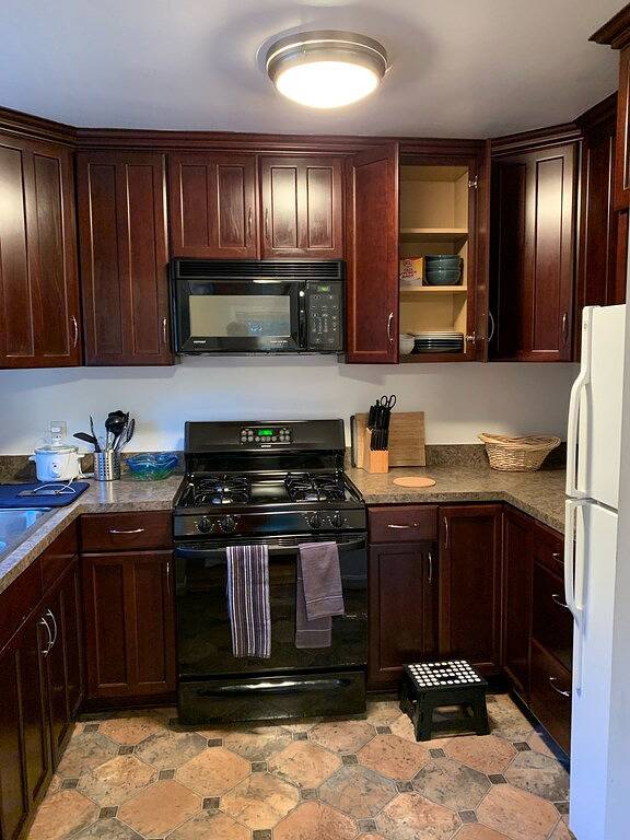 Gehen Sie zur U-Bahn, 2 Schlafzimmer, Minuten zu Whitehouse in Arlington (VA), Arlington County