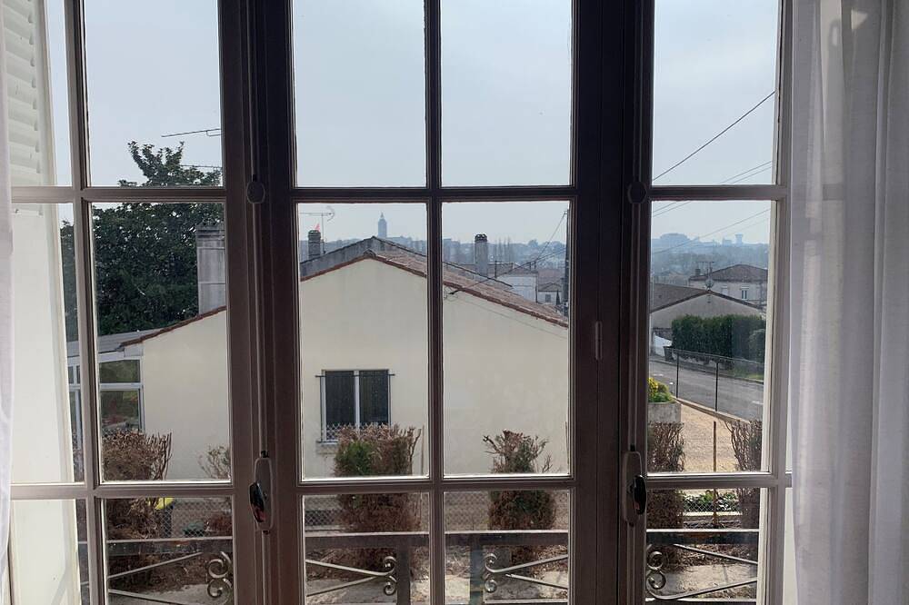 Cognac - Quiet residential area - 620 m2 wooded plot, in Cognac, Charente