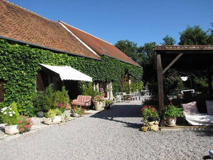 Maison d’hôte pour 3 personnes, avec Terrasse et Jardin à Orsennes