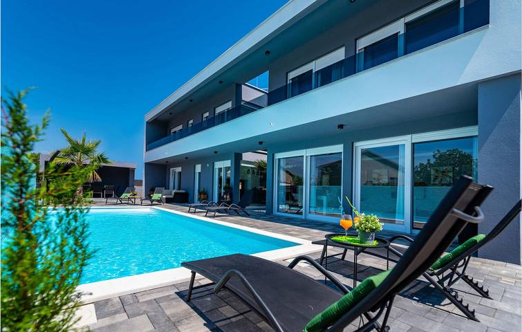 Ferienhaus für 10 Personen, mit Terrasse, mit Haustier in Nin - 2