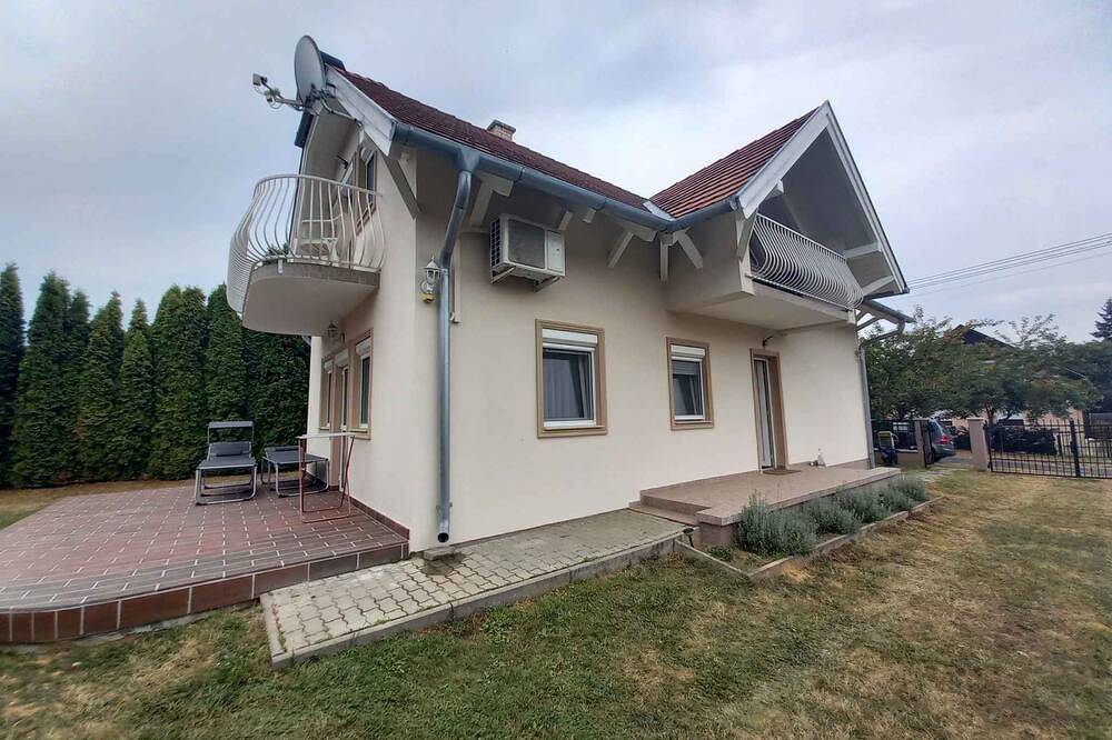 Ganze Wohnung, Ferienwohnung mit Klimaanlage und WLAN in Borgáta, Komitat Eisenburg