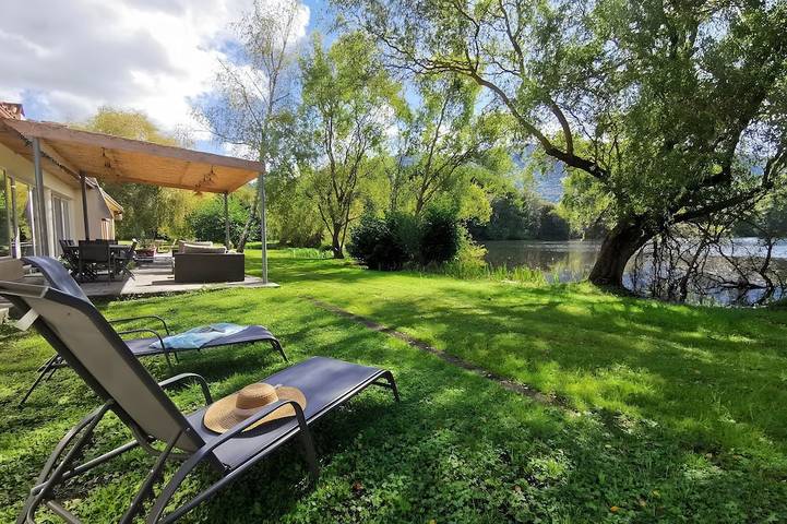 Location de vacances pour 7 personnes, avec jardin à Barbazan