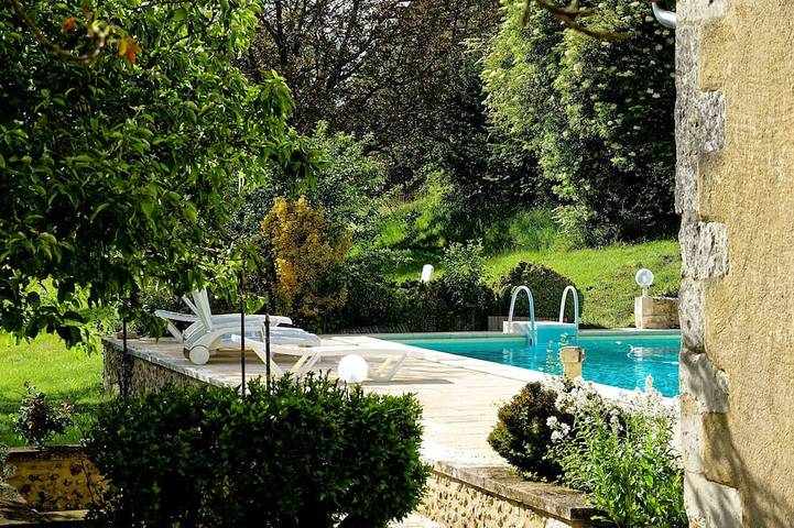 Location de vacances pour 12 personnes, avec jardin, animaux acceptés à Siorac-de-Ribérac