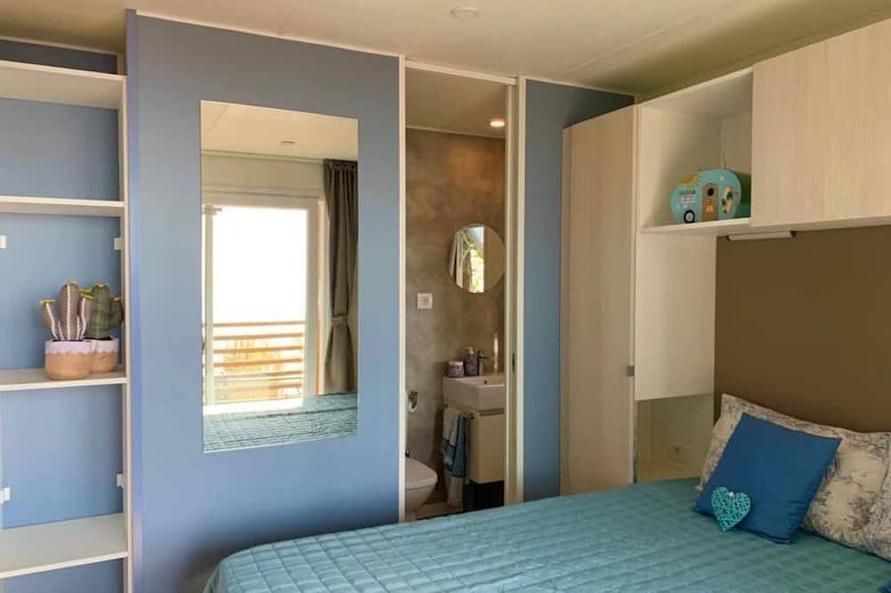 Ferienpark della Colombaia Mobilehome Panorama Spa Dog für 6 Personen in Padenghe sul Garda, Gardasee-Berge