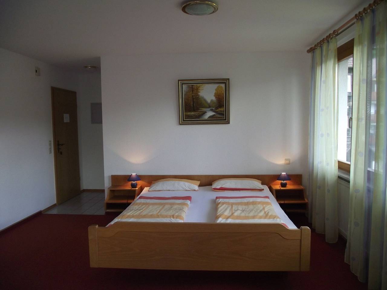 Dreibettzimmer Mit Dusche Und Wc 2 in Sipplingen, Region Bodensee-Oberschwaben