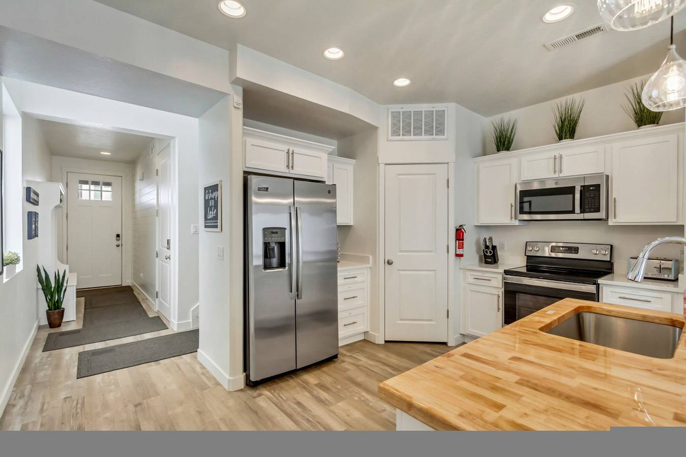 Bear Lake Table | Downtown Garden City Townhome in Garden City (UT), Rich County