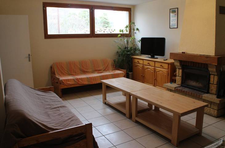 Gîte pour 14 personnes, avec terrasse et jardin, animaux acceptés à Murol - 2