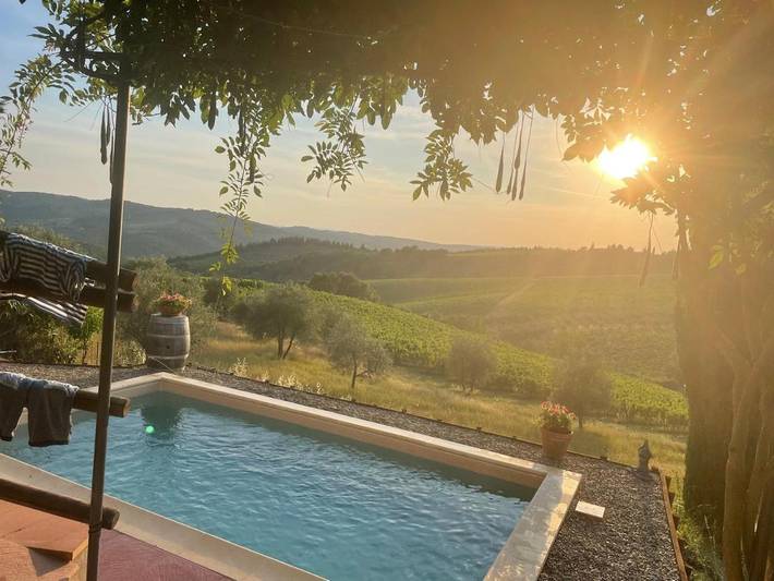 Ferienwohnung für 4 Personen, mit Balkon und Terrasse sowie Garten und Pool