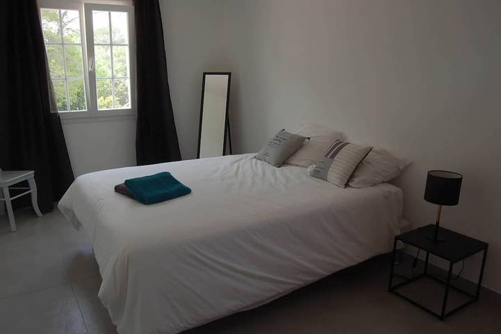 Nueva villa con aire acondicionado y piscina segura, 8 personas, 15% de descuento in La Motte, Region de Draguignan