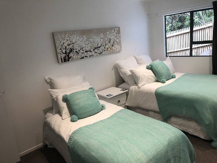 Holiday home for 8 people, with terrace in Auckland