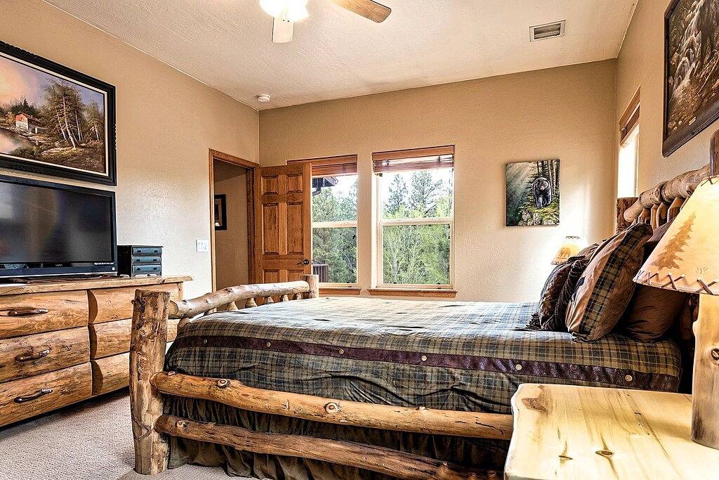 Log Cabin for 10 Guests in Show Low, Navajo County