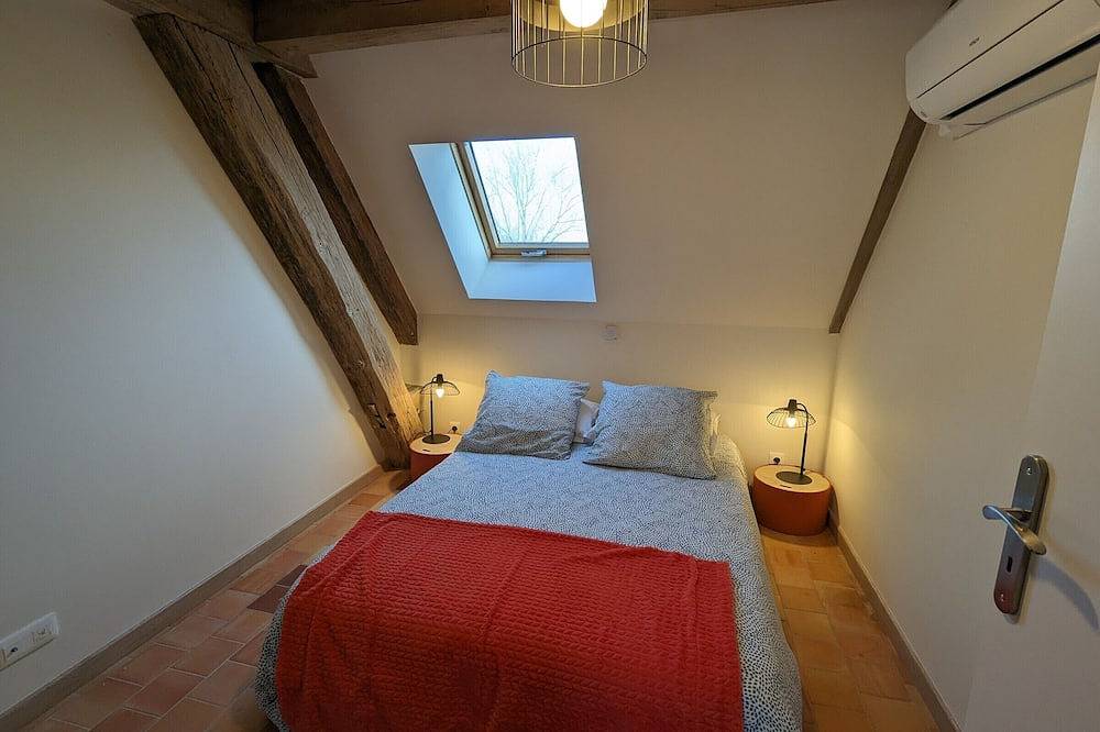 Ferienhaus im Wald mit Garten, Terrasse und Parkplatz nahe der Loire in Saint-Firmin-sur-Loire, Montargis und Umgebung