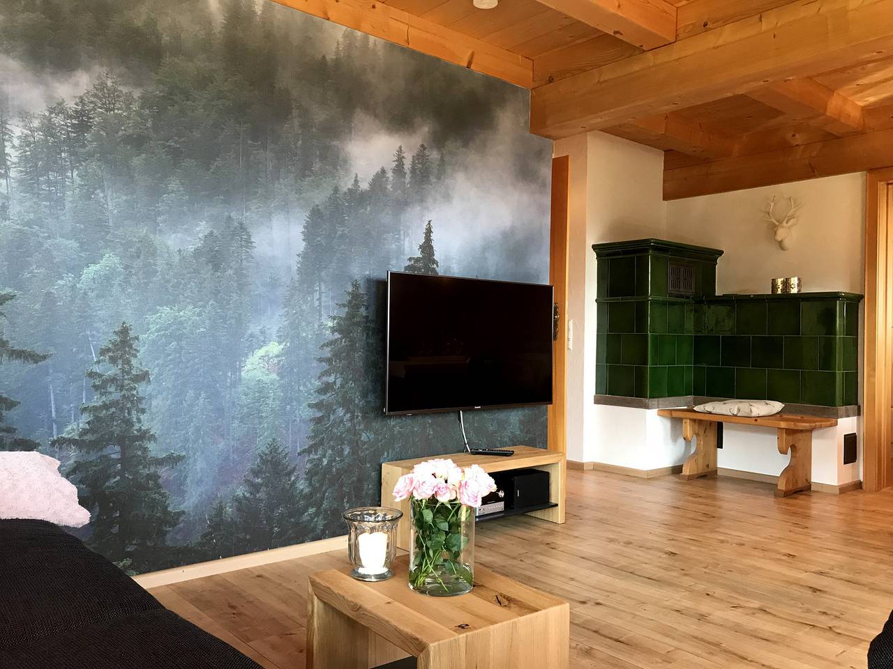 Apartamento entero, Apartamento vacacional 'Hirschsprung' con vistas a la montaña, terraza privada y wifi in Suedlicher Schwarzwald, Hinterzarten