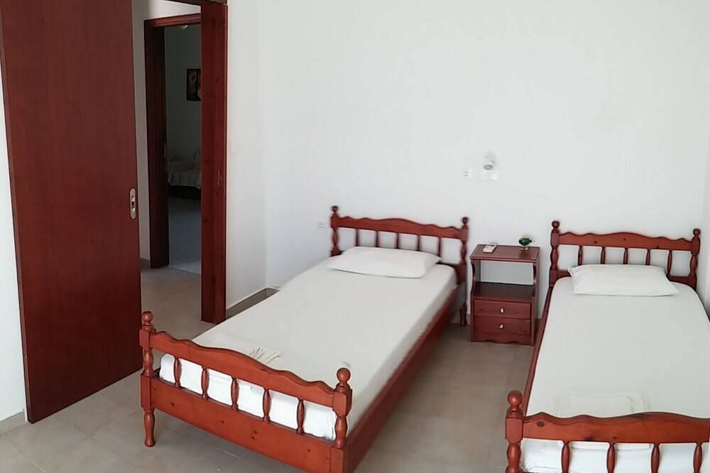 Ganze Wohnung, Private Apartments auf einem 6500m2 eingezäunt Green Olive Groove in Tragaki, Zakynthos