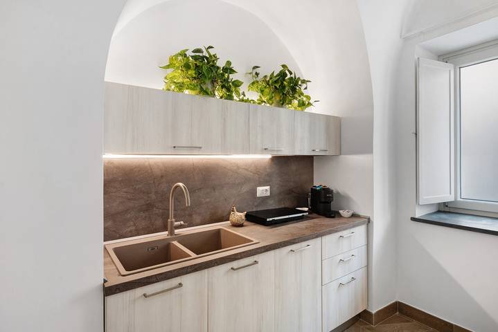 Suite 'Lobra' with Wi-Fi and Air Conditioning in Massa Lubrense, Sorrento Coast